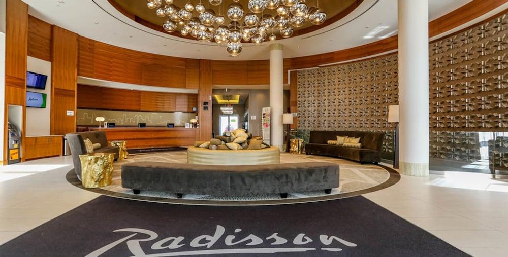 Radisson Hotel & Conference Centre Calgary Airport Dış mekan fotoğraf