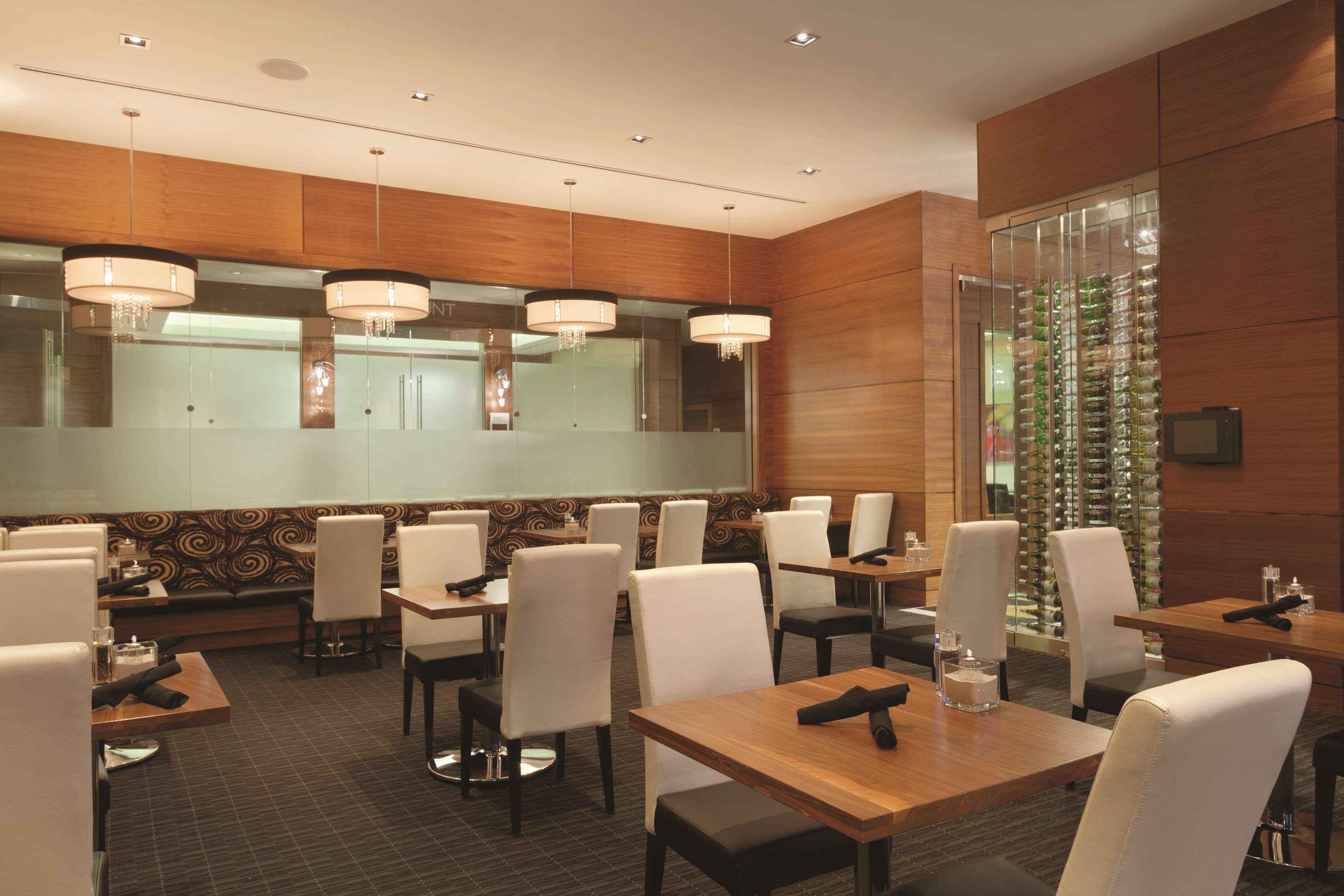 Radisson Hotel & Conference Centre Calgary Airport Dış mekan fotoğraf